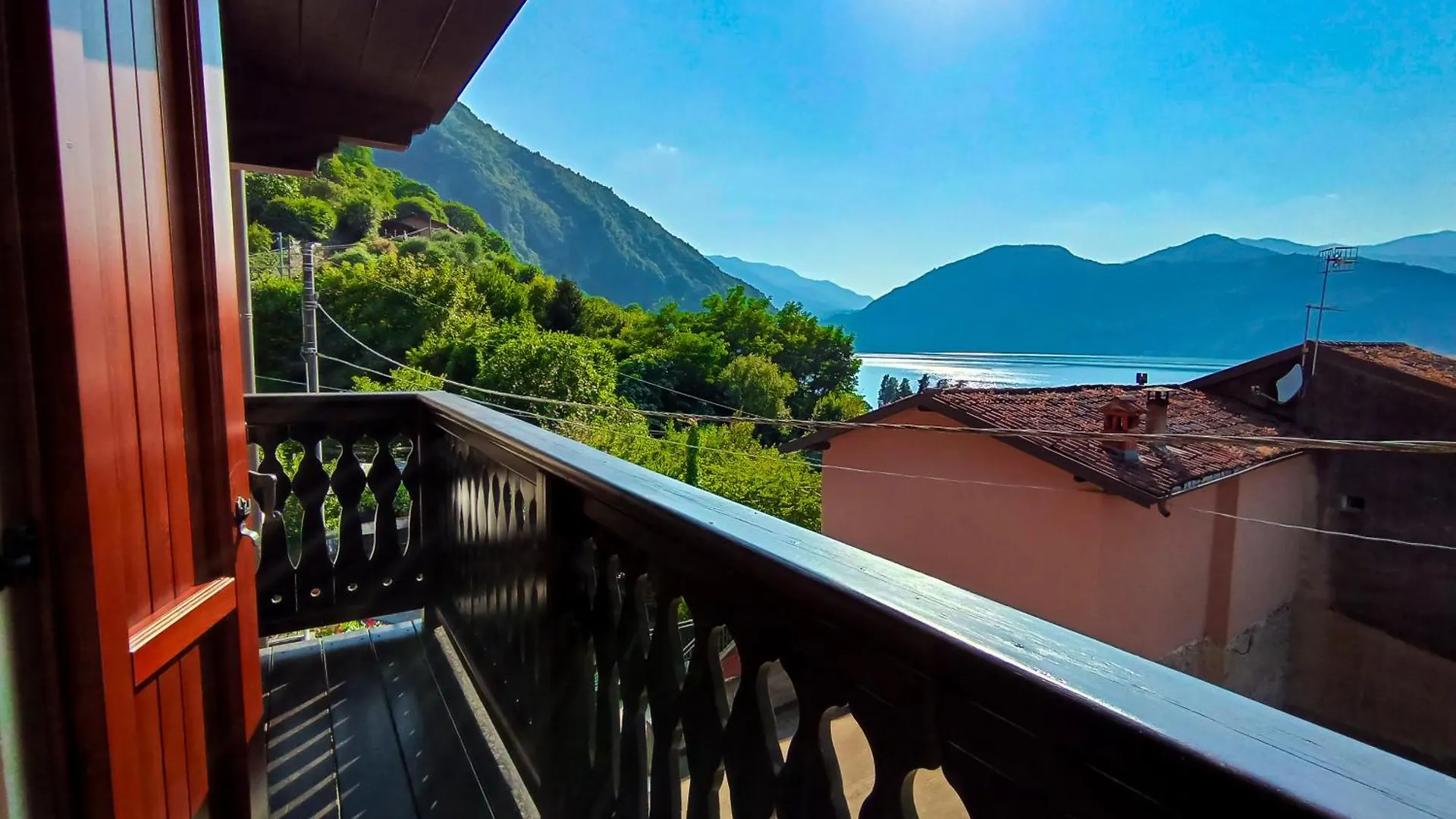 Affittacamere Hotel La Casa Sulla Roccia Pisogne