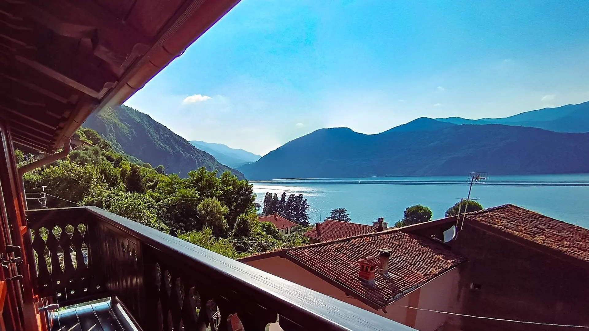 Hotel La Casa Sulla Roccia Pisogne Affittacamere