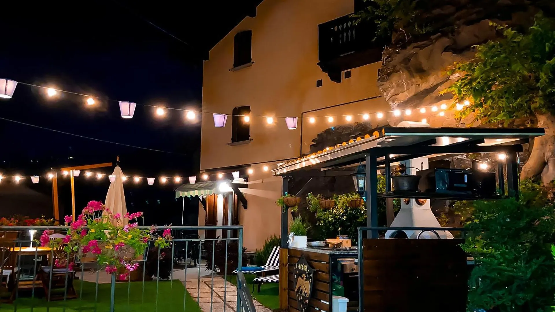 Hotel La Casa Sulla Roccia Pisogne 0*,  Italia