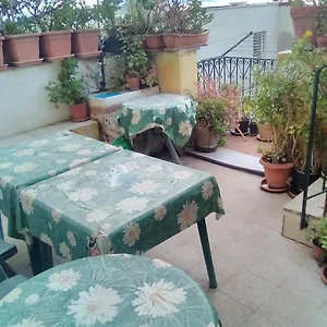 https://room-in-guest-room-room-with-etna-view.taorminaitalyhotels.com